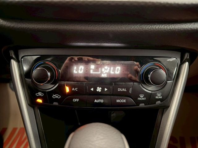 2015 SUZUKI SX-4 PLUS一手僅跑12萬 IKEY 摸門 恆溫 電折 螢幕 倒車影像 安卓機 定速 抬顯  第16張相片