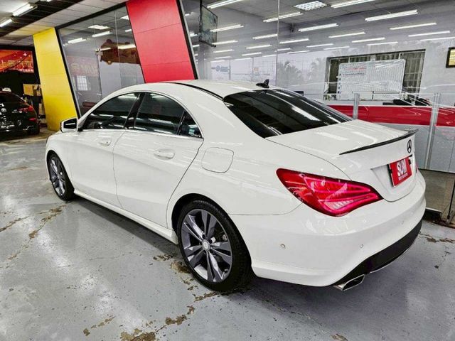 2016 BENZ CLA200 總代理 僅跑12萬 倒車影像 安卓機 恆溫 不用60萬挺你開BENZ  第2張相片