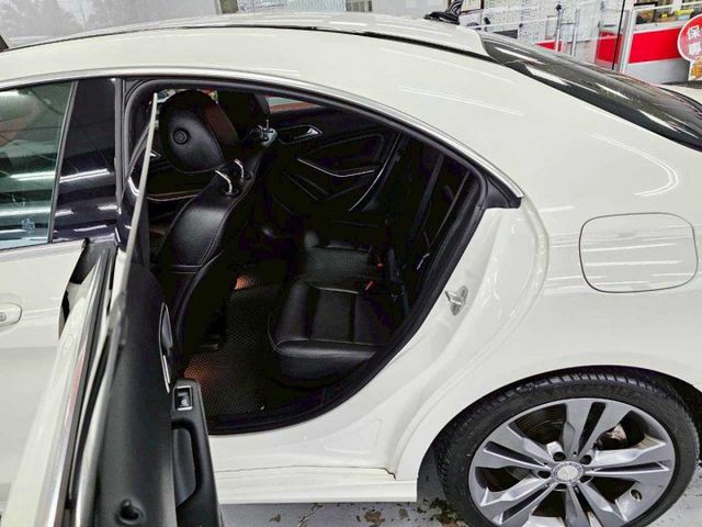 2016 BENZ CLA200 總代理 僅跑12萬 倒車影像 安卓機 恆溫 不用60萬挺你開BENZ  第8張相片