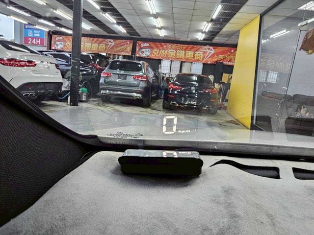 2016 BENZ CLA200 總代理 僅跑12萬 倒車影像 安卓機 恆溫 不用60萬挺你開BENZ  第16張相片