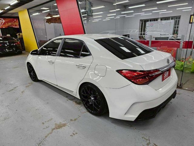 2016 TOYOTA ALTIS S+僅跑7萬 IKEY 摸門 定速 恆溫 安卓機 一車傳三代 好照顧的神車  第2張相片