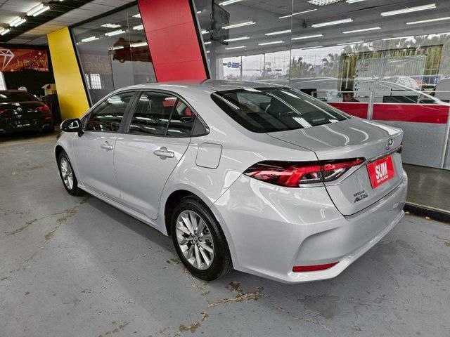 2021 TOYOTA ALTIS豪華 僅跑6千 ACC AEB 盲點 倒車影像 恆溫 電折  第2張相片