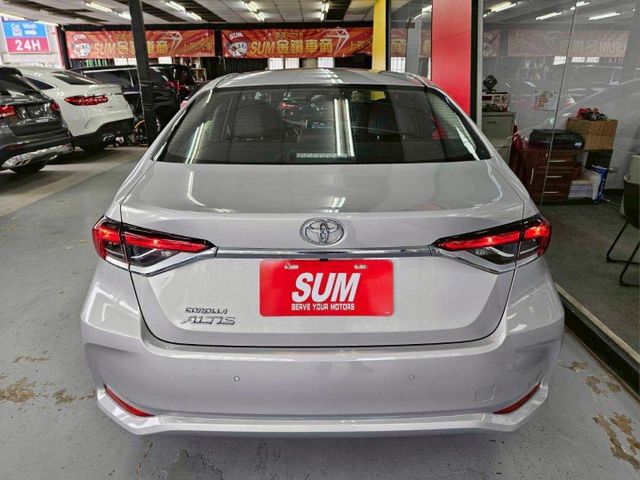 2021 TOYOTA ALTIS豪華 僅跑6千 ACC AEB 盲點 倒車影像 恆溫 電折  第4張相片