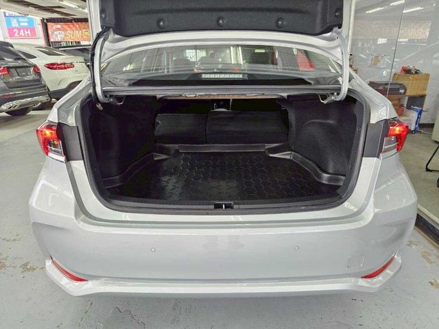 2021 TOYOTA ALTIS豪華 僅跑6千 ACC AEB 盲點 倒車影像 恆溫 電折  第9張相片