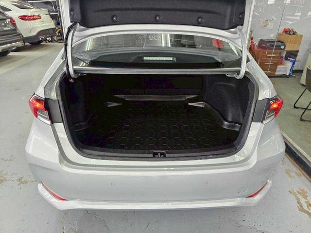 2021 TOYOTA ALTIS豪華 僅跑6千 ACC AEB 盲點 倒車影像 恆溫 電折  第10張相片