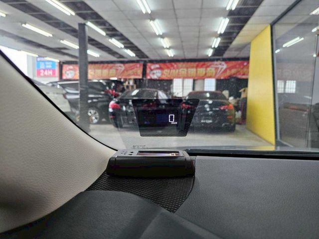 2021 TOYOTA ALTIS豪華 僅跑6千 ACC AEB 盲點 倒車影像 恆溫 電折  第13張相片