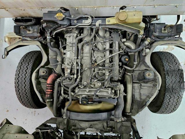 2016 CANTER 3.0 柴油 自排 實跑16萬 老闆們的賺錢好幫手  第5張相片