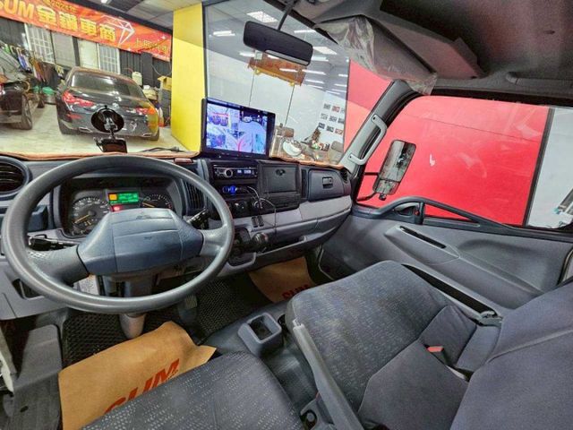 2016 CANTER 3.0 柴油 自排 實跑16萬 老闆們的賺錢好幫手  第19張相片
