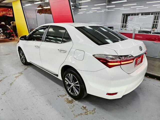 2016 TOYOTA ALTIS S+ 僅跑9萬 IKEY 摸門 恆溫 抬顯 電折 螢幕 倒車影像 神車好保養  第2張相片