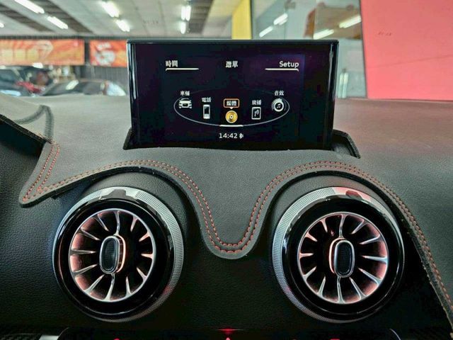 2016 AUDI A3 30 TFSI 僅跑15萬 恆溫 電折 7SRS 僅需25萬 挺你開進口車 秒殺車款 預購從速  第16張相片