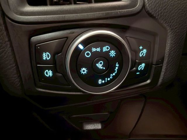 2017 FORD FOCUS 一手僅跑4萬 恆溫 倒車影像 螢幕  第11張相片