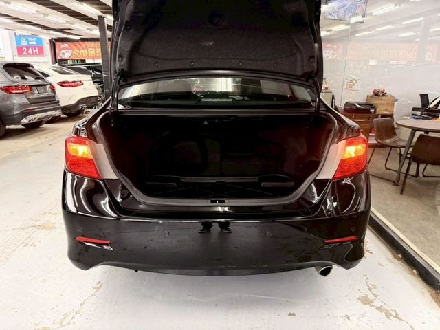 2015 TOYOTA CAMRY 2.5H 大電池剛從原廠更換 定速 恆溫 IKEY  大螢幕 倒車影像  第9張相片