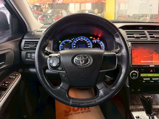 2015 TOYOTA CAMRY 2.5H 大電池剛從原廠更換 定速 恆溫 IKEY  大螢幕 倒車影像  第18張相片