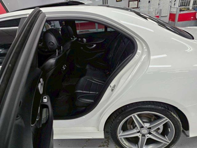 2016 賓士 C300 AMG僅跑9萬 IKEY 摸門 全景天窗 平底方向盤 盲點 柏林之音  第8張相片