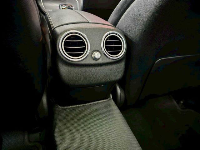 2016 賓士 C300 AMG僅跑9萬 IKEY 摸門 全景天窗 平底方向盤 盲點 柏林之音  第16張相片