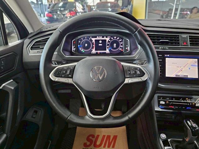 2021 VW TIGUAN 280 TSI 1.5 原廠保固中 僅跑5萬 IKEY 摸門 360環景 ACC AEB  第20張相片