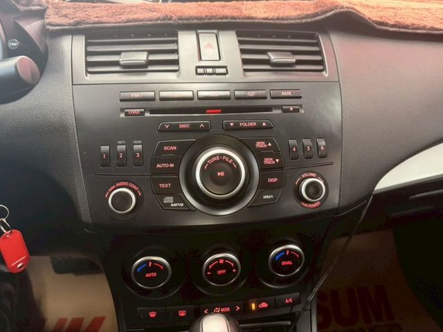 2013 MAZDA3 1.6頂級 僅跑15萬 省油代步 好選擇 全新安卓機 恆溫 電折 倒車影像 前後行車紀錄  第15張相片