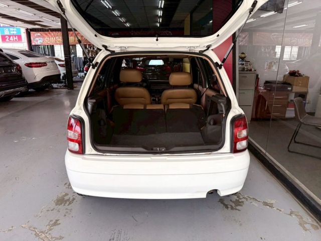 2007 NISSAN MARCH 僅跑15萬 機車價 讓你遮風避雨 開一年換新車 還不會了錢  第10張相片