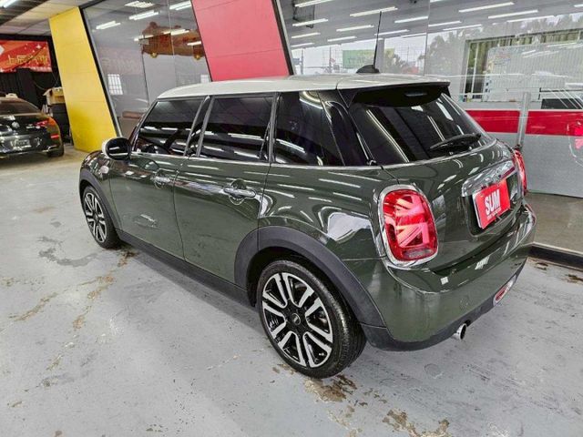 2020 MINI JUBILEE LINE EDITION 台灣專屬 英倫探索版 僅跑6萬 原車黑色 外表貼膜  第2張相片