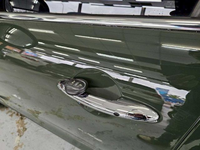 2020 MINI JUBILEE LINE EDITION 台灣專屬 英倫探索版 僅跑6萬 原車黑色 外表貼膜  第11張相片