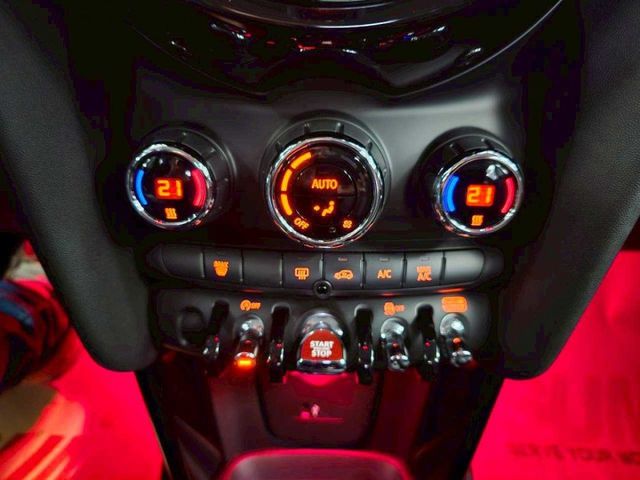 2020 MINI JUBILEE LINE EDITION 台灣專屬 英倫探索版 僅跑6萬 原車黑色 外表貼膜  第14張相片