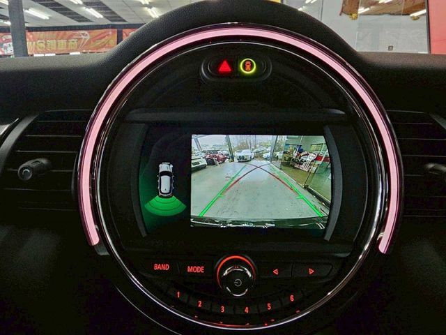 2020 MINI JUBILEE LINE EDITION 台灣專屬 英倫探索版 僅跑6萬 原車黑色 外表貼膜  第16張相片