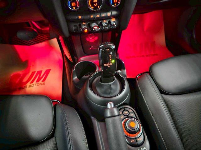 2020 MINI JUBILEE LINE EDITION 台灣專屬 英倫探索版 僅跑6萬 原車黑色 外表貼膜  第19張相片