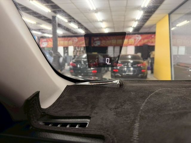 2016 TOYOTA RAV4 HV 僅跑16萬 IKEY 摸門 抬顯 盲點 安卓機 導航 倒車影像 小幅度升級改裝  第16張相片