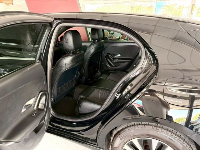2021 BENZ A180 摘星版 僅跑2萬 IKEY 摸門  ACC AEB 盲點 小姐姐最愛  第8張相片