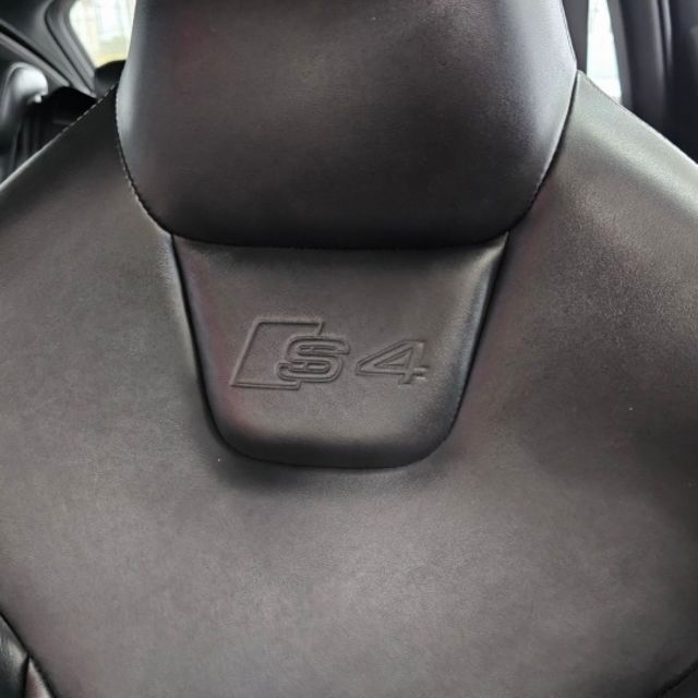 2012 AUDI S4 AVANT 銀耳多 333P 機械增壓 IKEY 摸門 雙區恆溫 車頂架 定速 循跡防滑  第15張相片