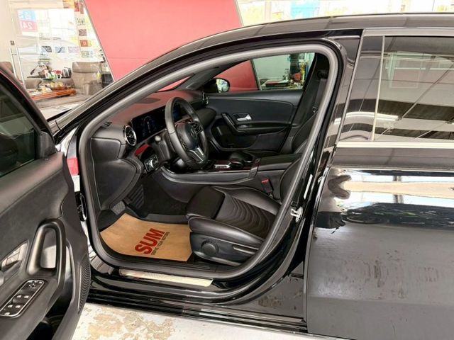 2021 BENZ A180 摘星版 僅跑2萬 IKEY 摸門  ACC AEB 盲點 小姐姐最愛  第7張相片