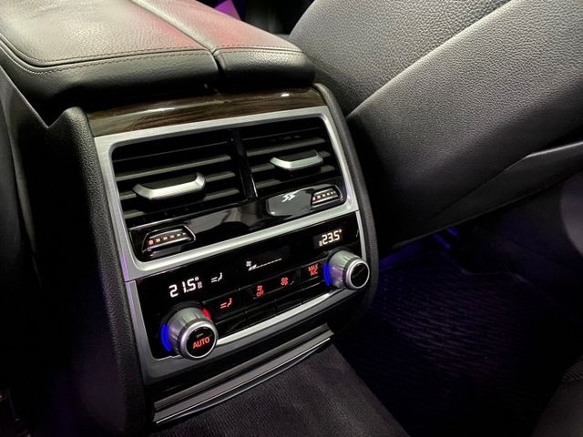2016 總代理730I 2.0 LED頭燈 天窗 盲點 後座電動調整 IKEY 摸門 電吸門 智慧型鑰匙 電尾門  第12張相片