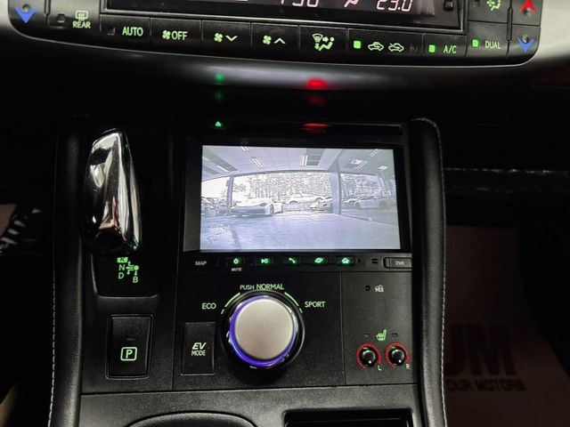 2013 Lexus CT200H IKEY 摸門 倒車顯影 電動座椅 雙區恆溫 抬頭顯示 加熱座椅 定速  第12張相片