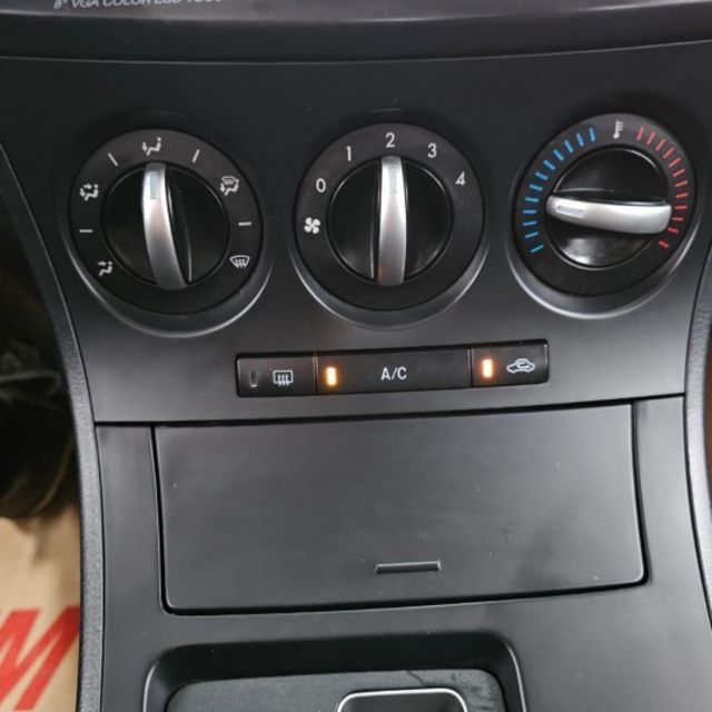 2014 MAZDA 3 1.6 一手女用 天窗 倒車影像 數位電視 導航 電折後視鏡 ISOFIX 方向盤快控鍵  第19張相片