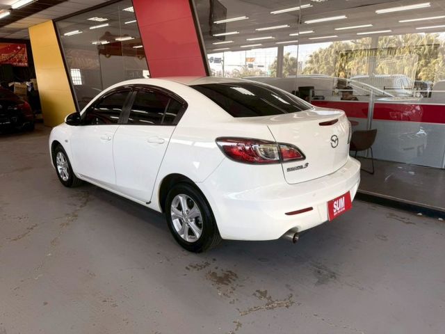 2013 MAZDA3 1.6頂級 僅跑15萬 省油代步 好選擇 全新安卓機 恆溫 電折 倒車影像 前後行車紀錄  第2張相片