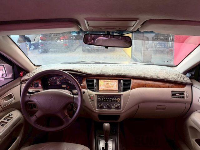 2002 LANCER 1.6 比機車價還便宜 讓你有遮風避雨的車  第6張相片