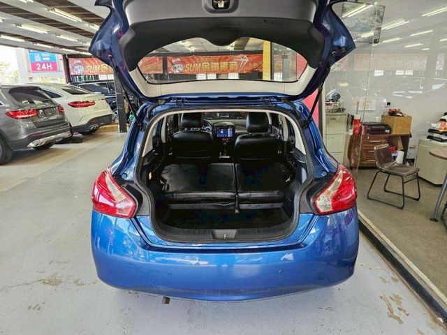 2015 NISSAN TIIDA 頂級 IKEY 恆溫 胎壓 優質代步車  第9張相片
