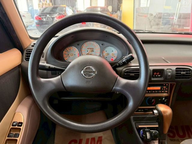 2007 NISSAN MARCH 僅跑15萬 機車價 讓你遮風避雨 開一年換新車 還不會了錢  第11張相片
