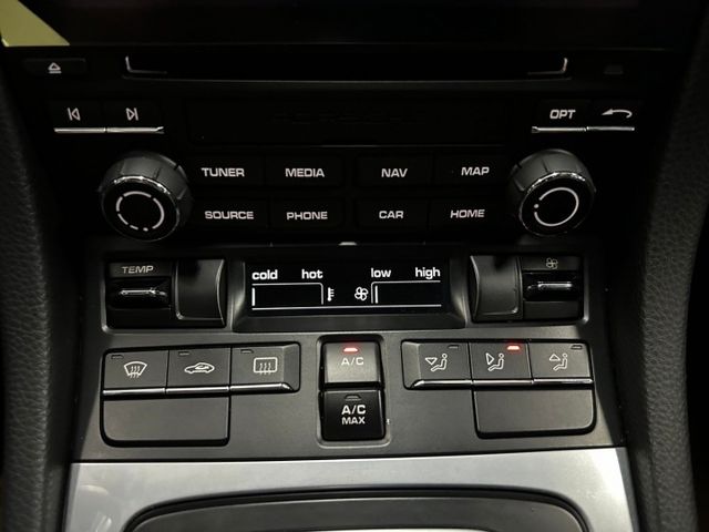 2017 保時捷 718 2.0  跑車計時套件 倒車影像 這是你離保時捷跑車最近的一次距離  第13張相片