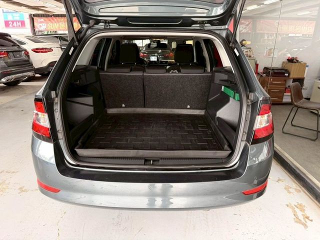 2018 SKOFA FABIA COMBI 1.0 一手僅跑10萬 IKEY 恆溫 倒車影像 盲點 定速  第9張相片