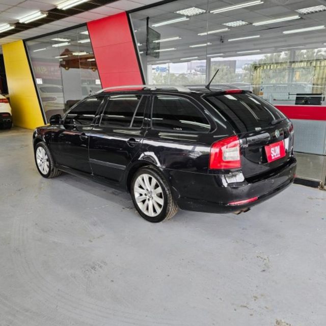 2012 Skoda Octavia Combi 1.8 TSI 安卓機 電折 循跡防滑 ISOFIX  第2張相片