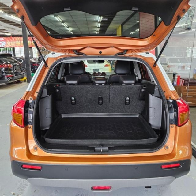 2017 SUZUKI VITARA 1.4日本原裝進口 IKEY 摸門 定速 恆溫 ISOFIX 方向盤快控  第6張相片