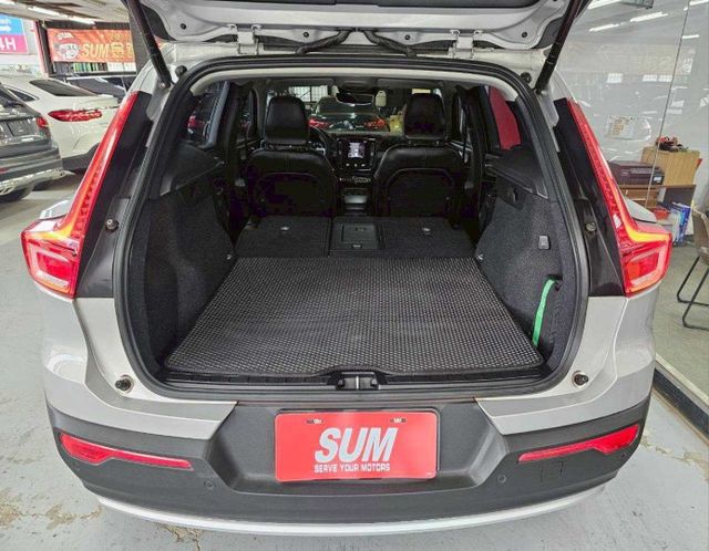 2023 VOLVO XC40 PLUS T2 IKEY 摸門 ACC AEB 車道偏離警示  車道變換輔助 車道維持輔  第10張相片