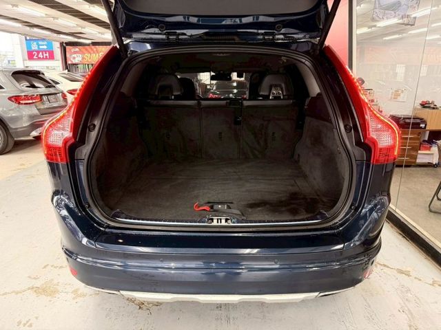 2014 VOLVO XC-60 豪華版 IKEY 電尾門 導航 螢幕 倒車影像 僅新車價格1折左右  第10張相片