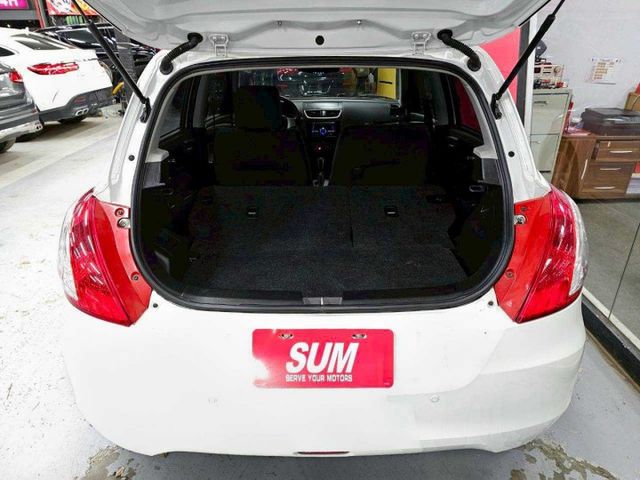 2015  SUZUKI SWIFT 僅跑6萬 電折後視鏡 行車紀錄器 冷暖空調  第9張相片