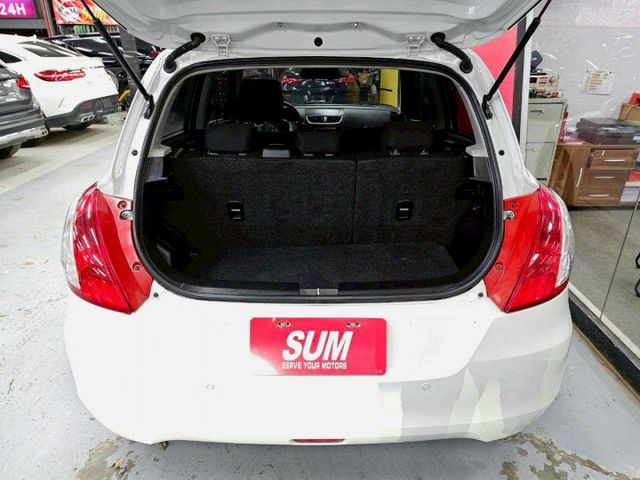2015  SUZUKI SWIFT 僅跑6萬 電折後視鏡 行車紀錄器 冷暖空調  第10張相片