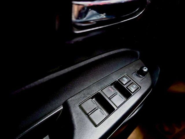 2015  SUZUKI SWIFT 僅跑6萬 電折後視鏡 行車紀錄器 冷暖空調  第16張相片