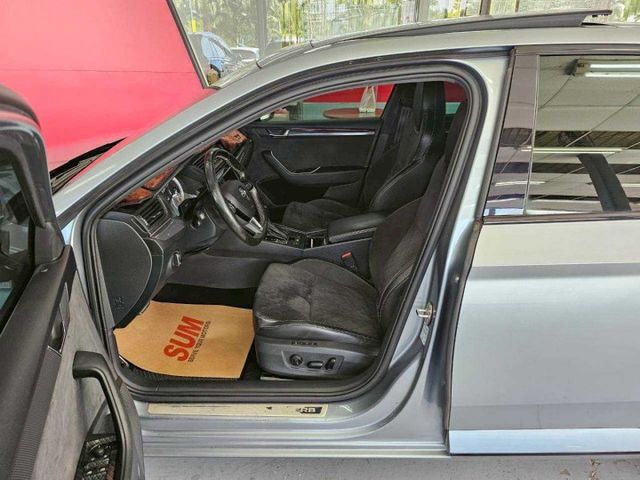 2017 SKODA Super b 2.0tsi sport line ikey 摸門 雙區恆溫 8SRS 電尾門  第7張相片