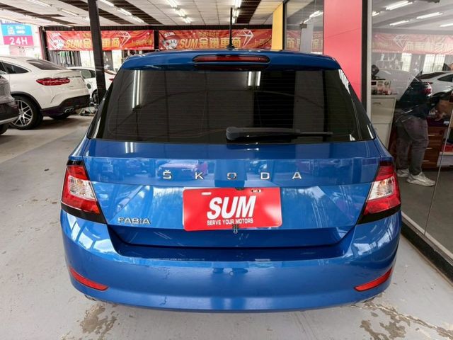 2021 Skoda Fabia 1.0 菁英版 定速 盲點 恆溫 到車顯影  ACC跟車 循跡防滑  第6張相片