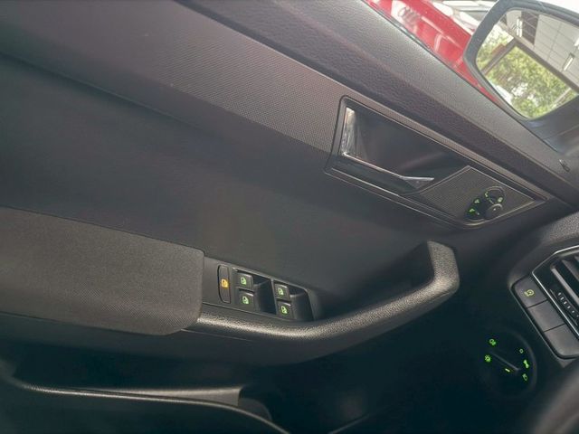 2021 Skoda Fabia 1.0 菁英版 定速 盲點 恆溫 到車顯影  ACC跟車 循跡防滑  第16張相片